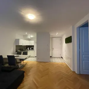 1st La Opera Suites , Wenen Oostenrijk